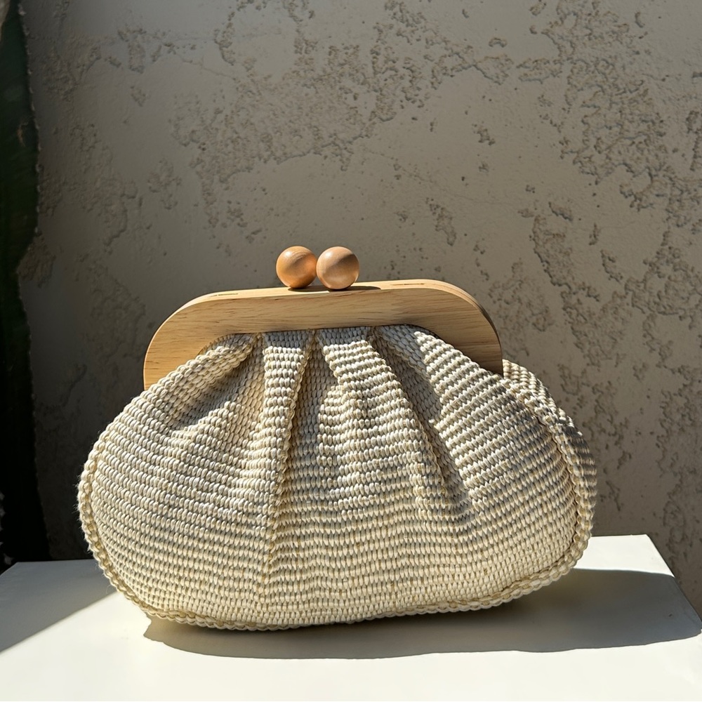 NEW Women’s Woven Wooden Clasp Clutch